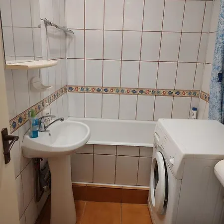 Bedroom In Centre Nearby Metro Bucarest