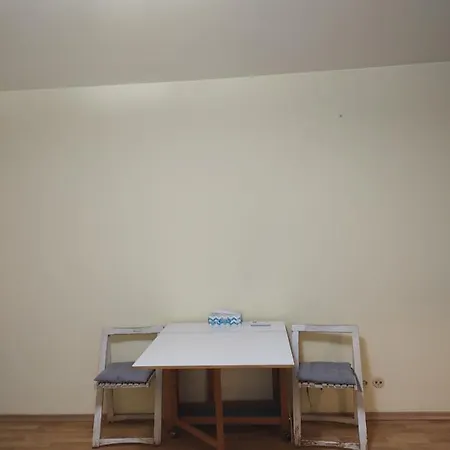 Bedroom In Centre Nearby Metro Bucarest